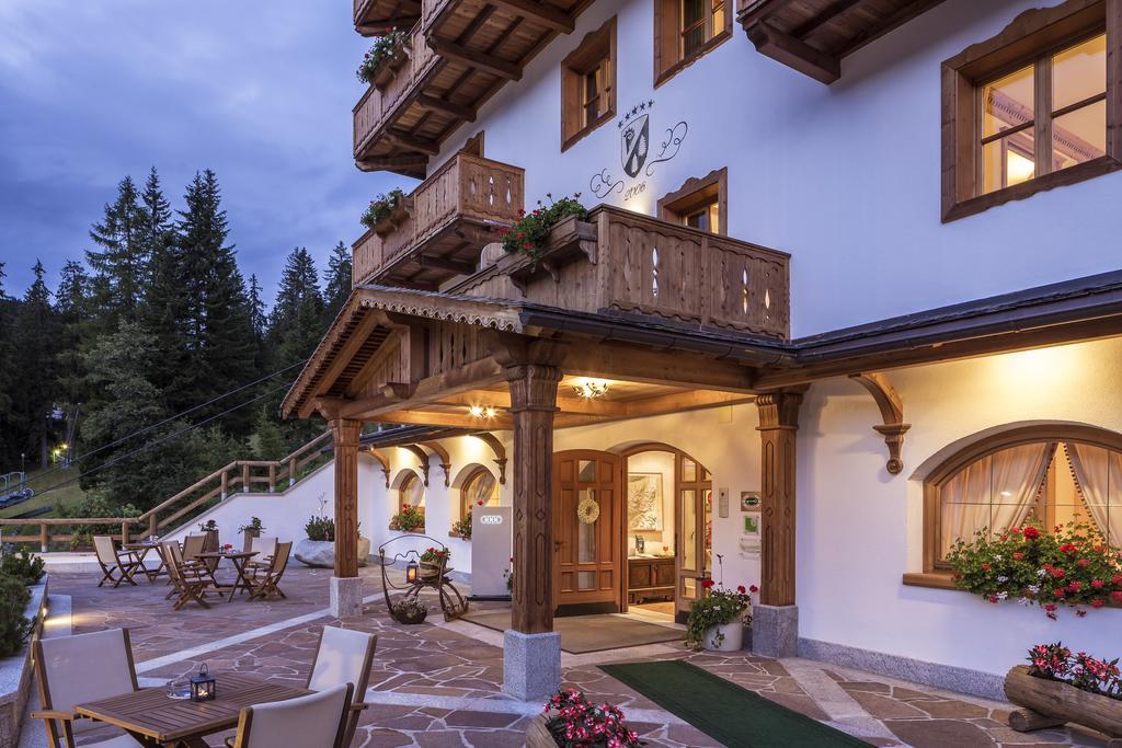 Hotel Chalet Del Sogno Madonna Exteriör bild